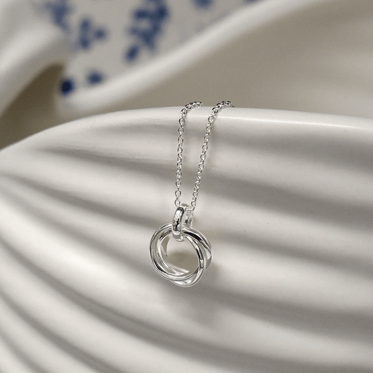 Sterling Silver Interlinked Hoops Pendant On Chain