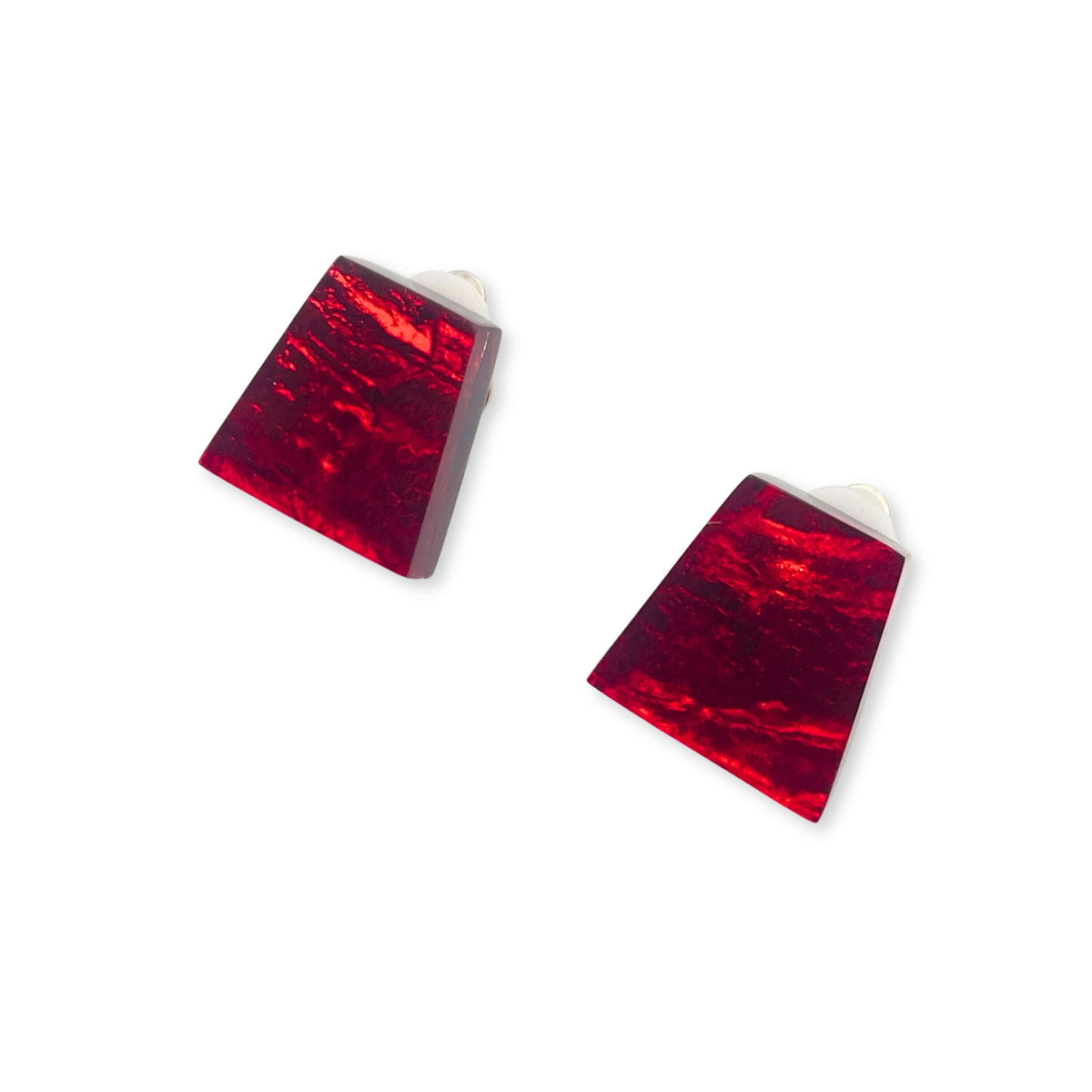 Red Shell Collar Matte Clip Earrings
