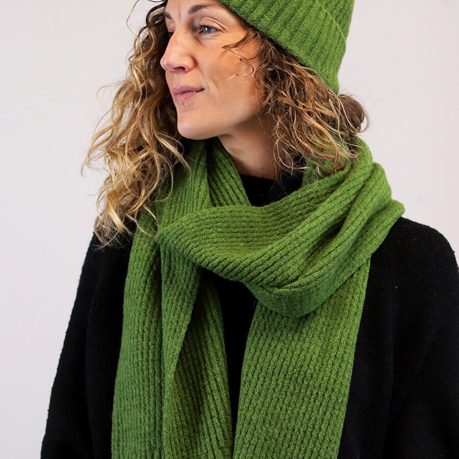 Green Mini Cable Knit Plain Scarf | The Jewellery Stop