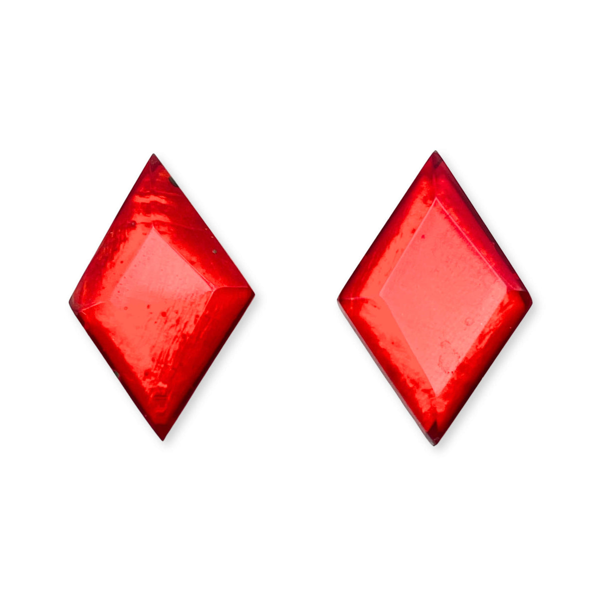 Red Diamond Shaped Stud Earrings In Resin And Shell