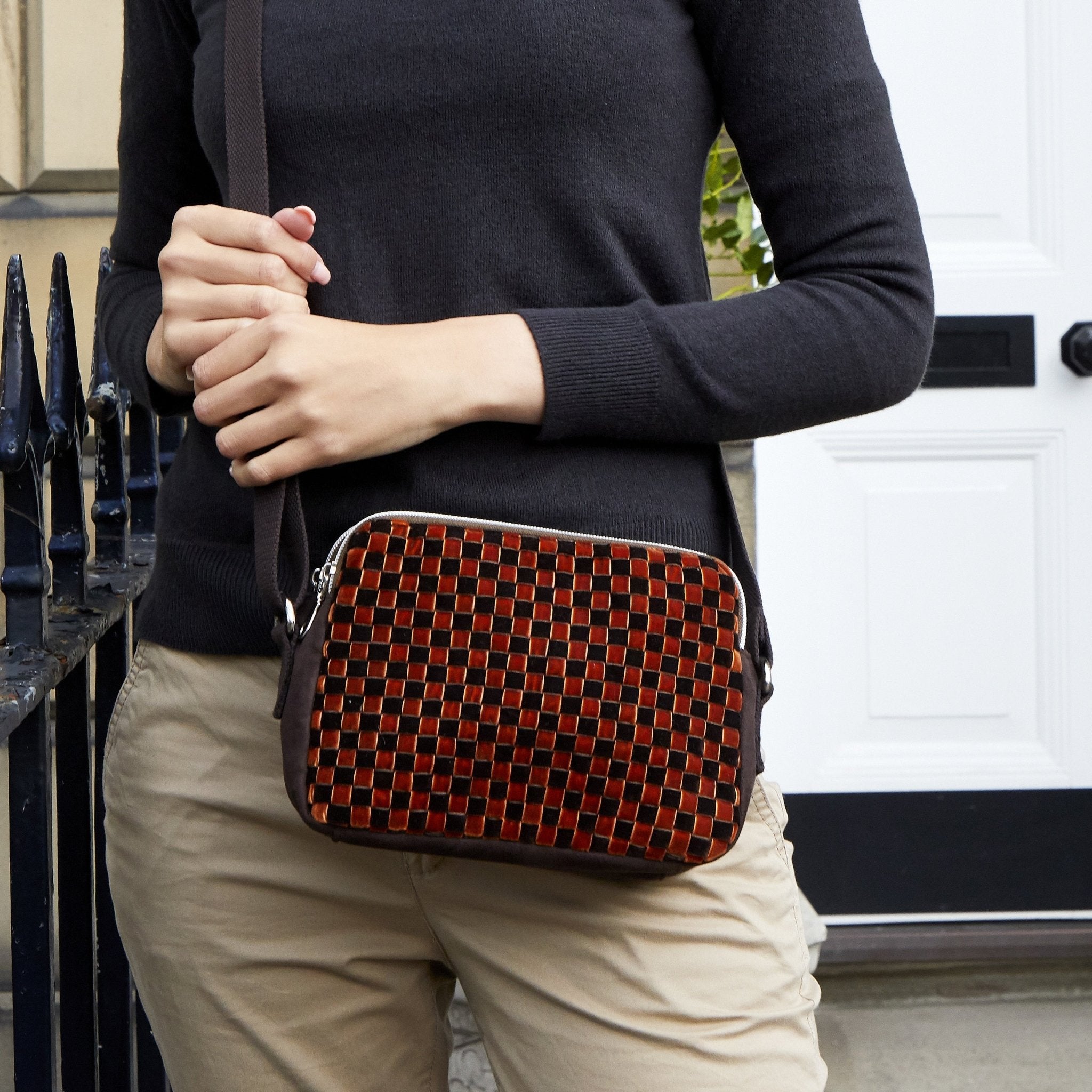 Avianna Weave Metal Handbag - Chocolate