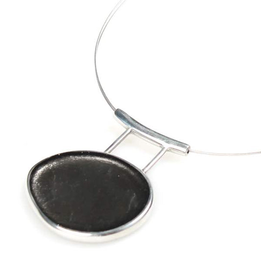 Black Hanging Loop Pendant | The Jewellery Stop